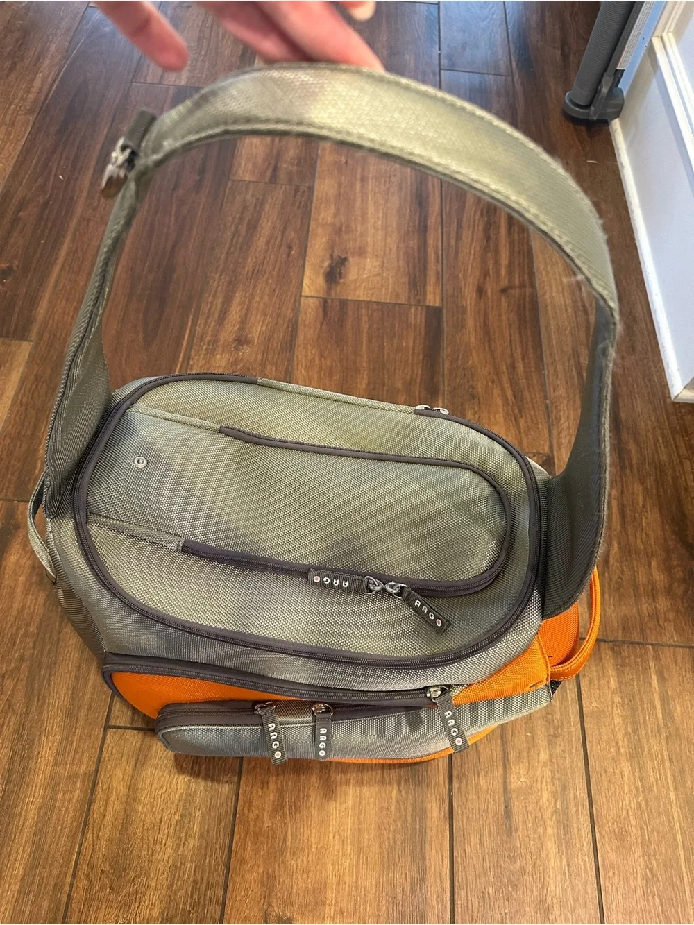 Argo Pet Airline TSA Approved Carrier Size Large Orange/Grey Great Condition
